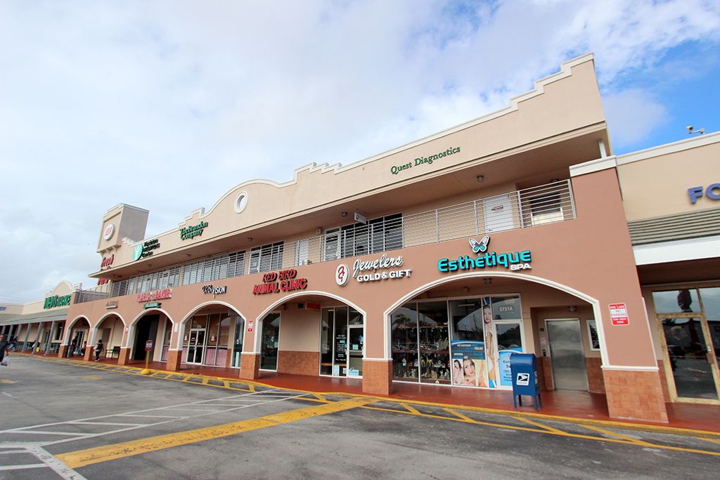 View of the Miami store / Vista del local de Miami